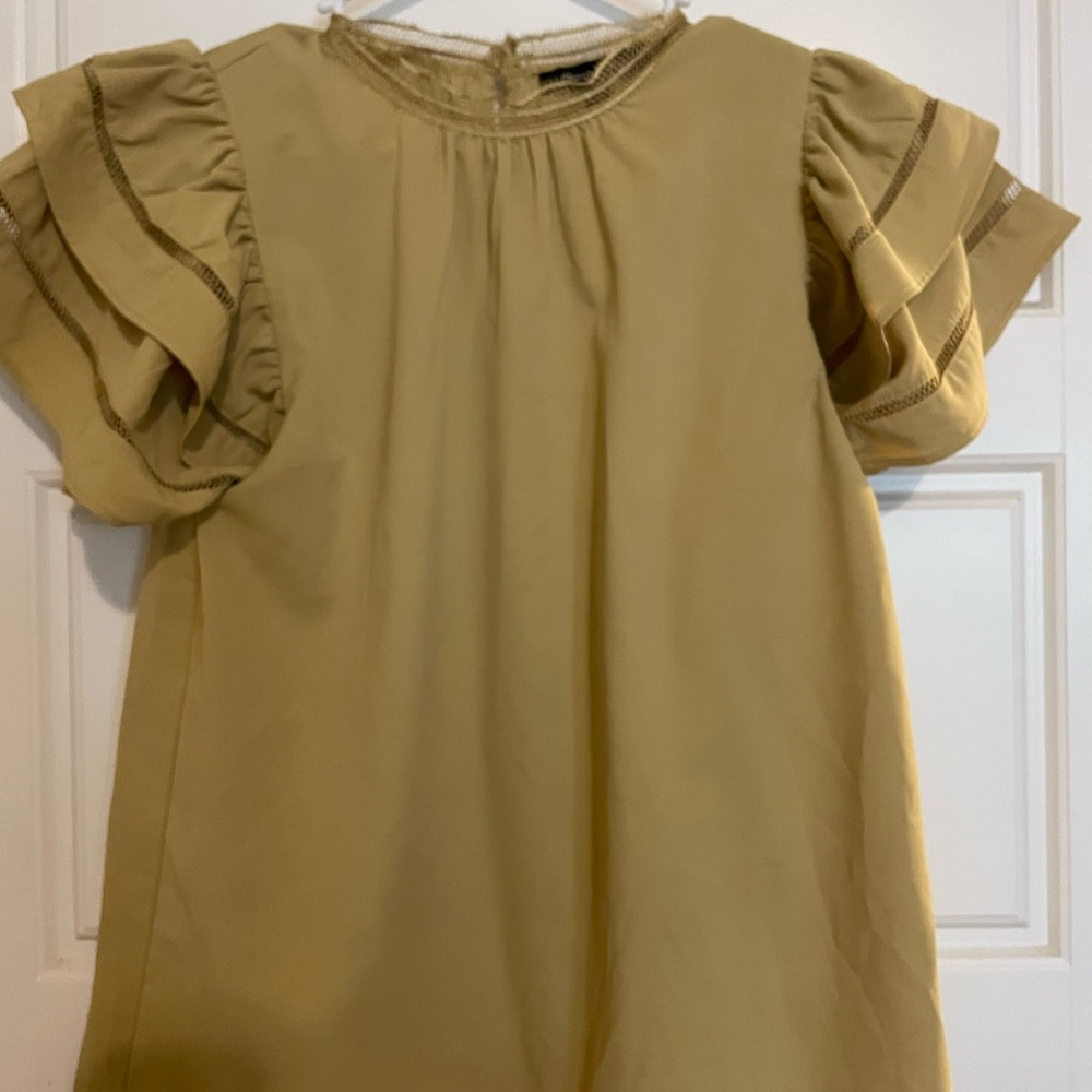 Beautiful Boutique Blouse 💛